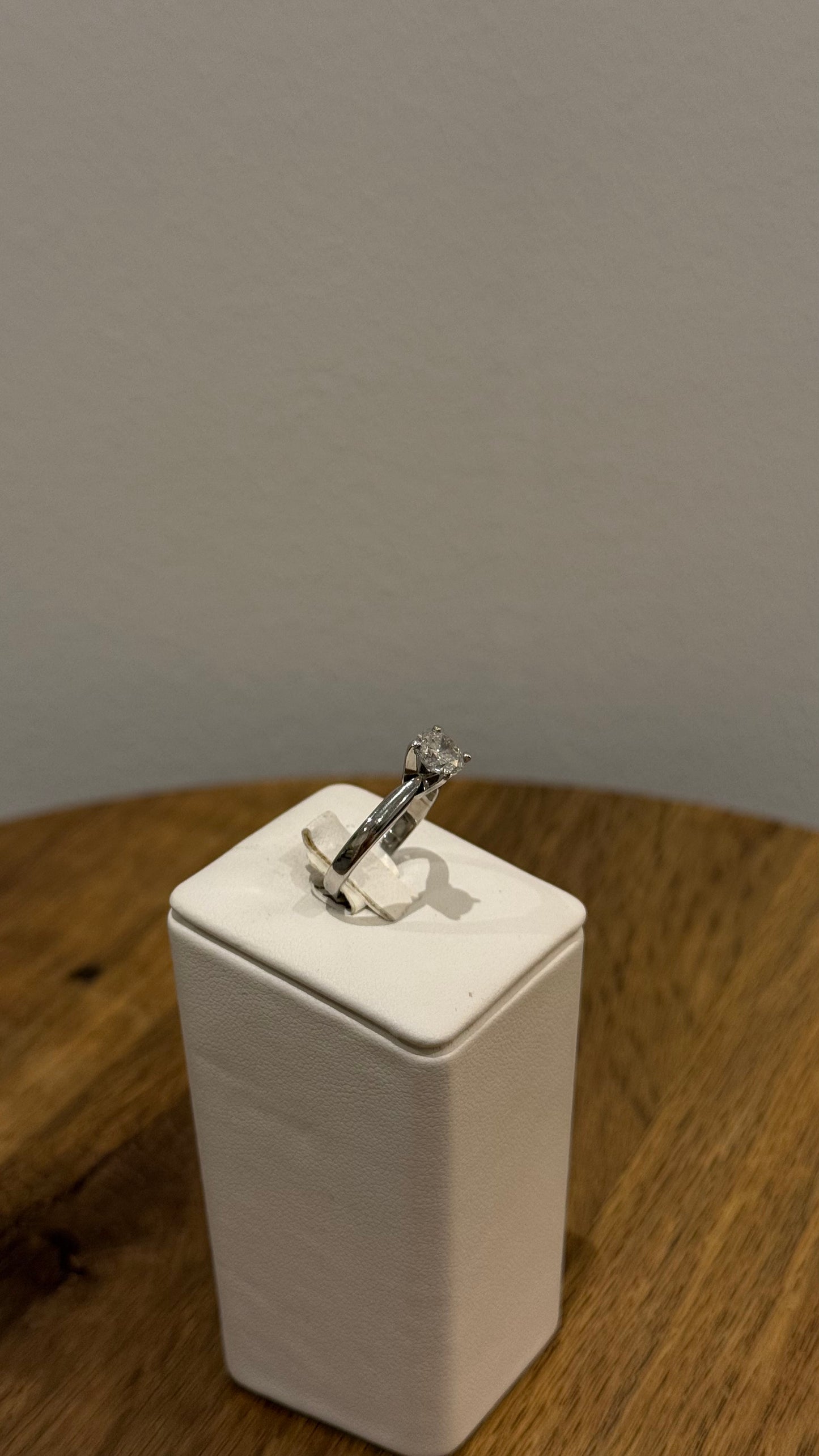 Platinum 1.04ct Round Brilliant Diamond